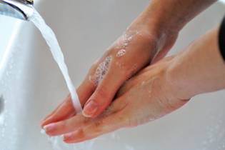 washing-hands-4940196_1280.jpg